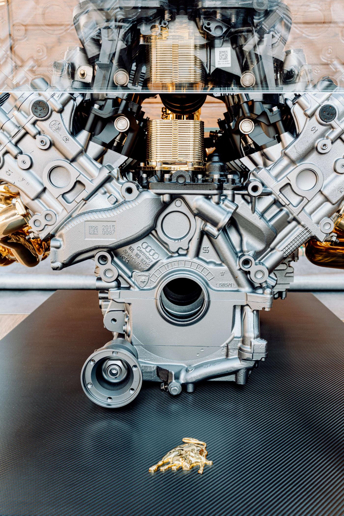 Lamborghini Huracán V10 Engine Coffee Table – Lamborghini Engine Art Table | TheArsenale - Image 11