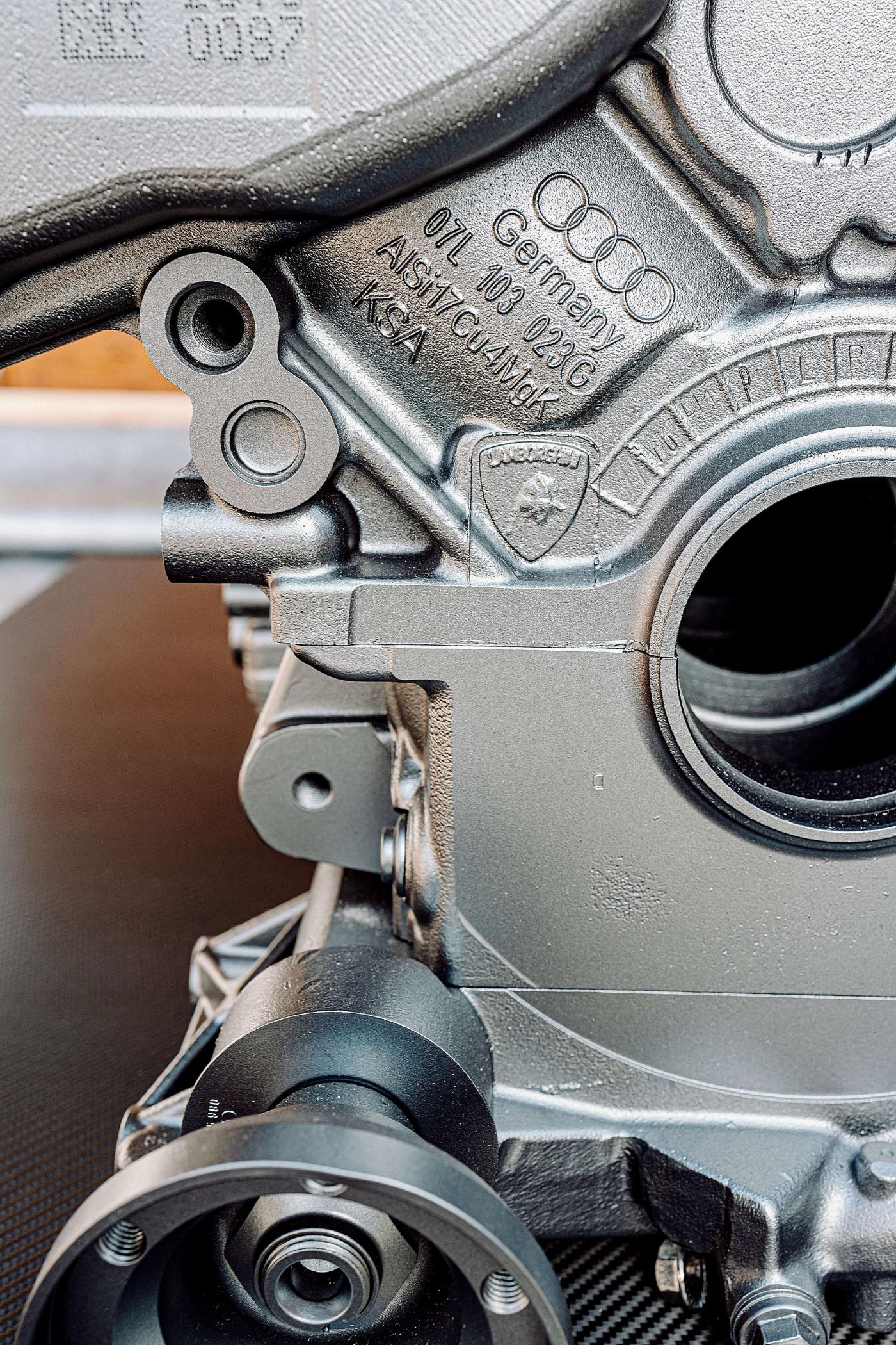 Lamborghini Huracán V10 Engine Coffee Table – Lamborghini Engine Art Table | TheArsenale - Image 8