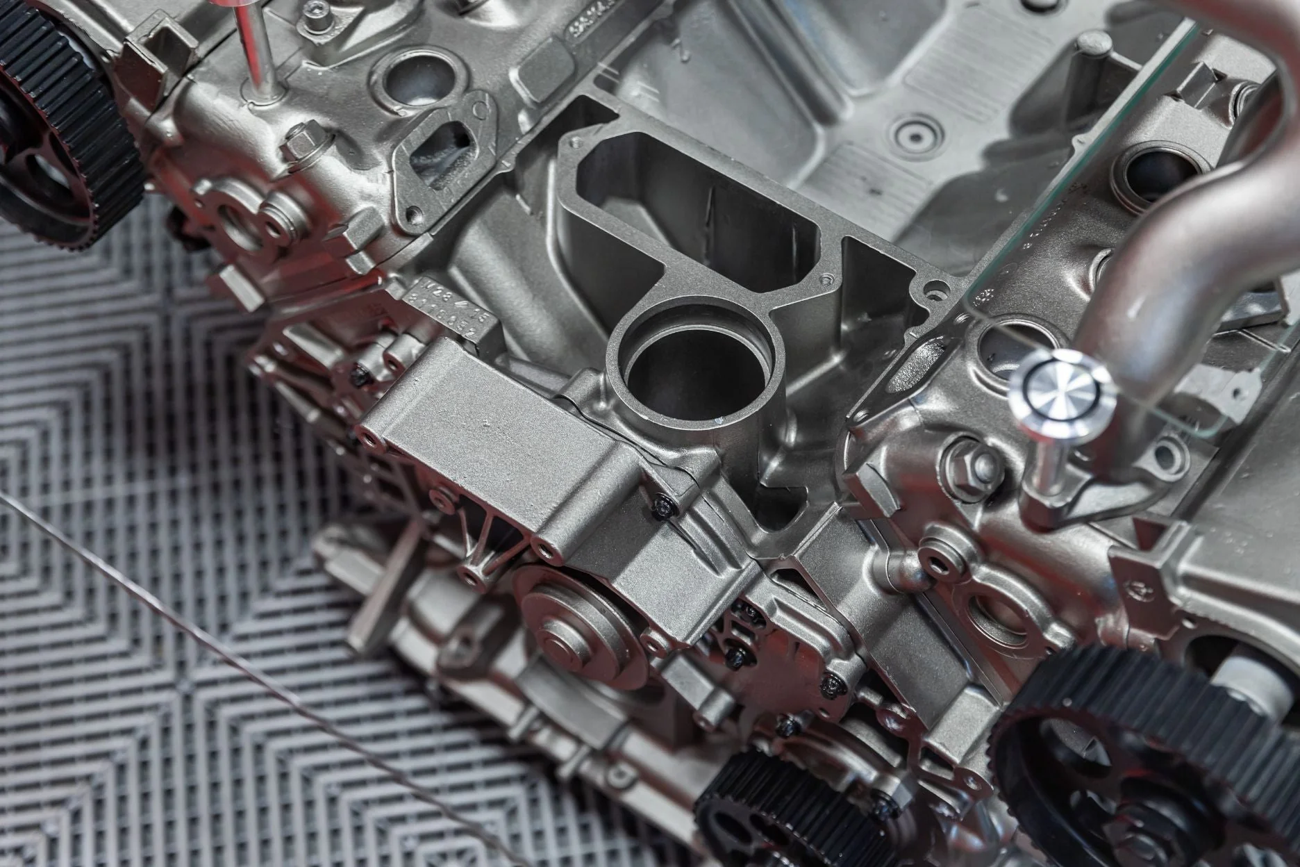 Porsche 928 Engine Coffee Table – Porsche Engine Art Furniture - Image 11