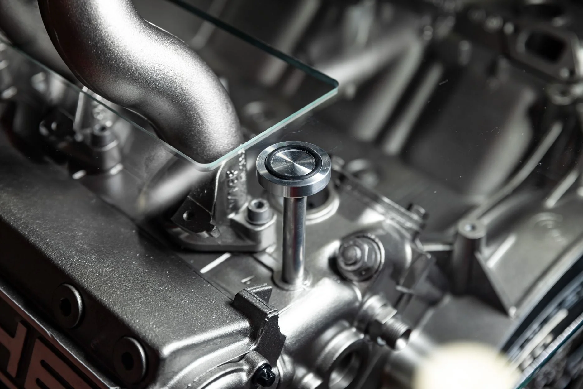 Porsche 928 Engine Coffee Table – Porsche Engine Art Furniture - Image 4