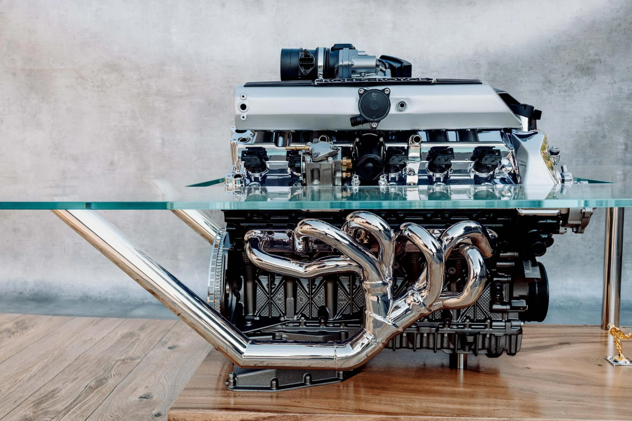 Rolls-Royce Phantom V12 Engine Coffee Table – Rolls-Royce Engine Art Table | TheArsenale - Image 3